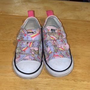 Girl converse size 6